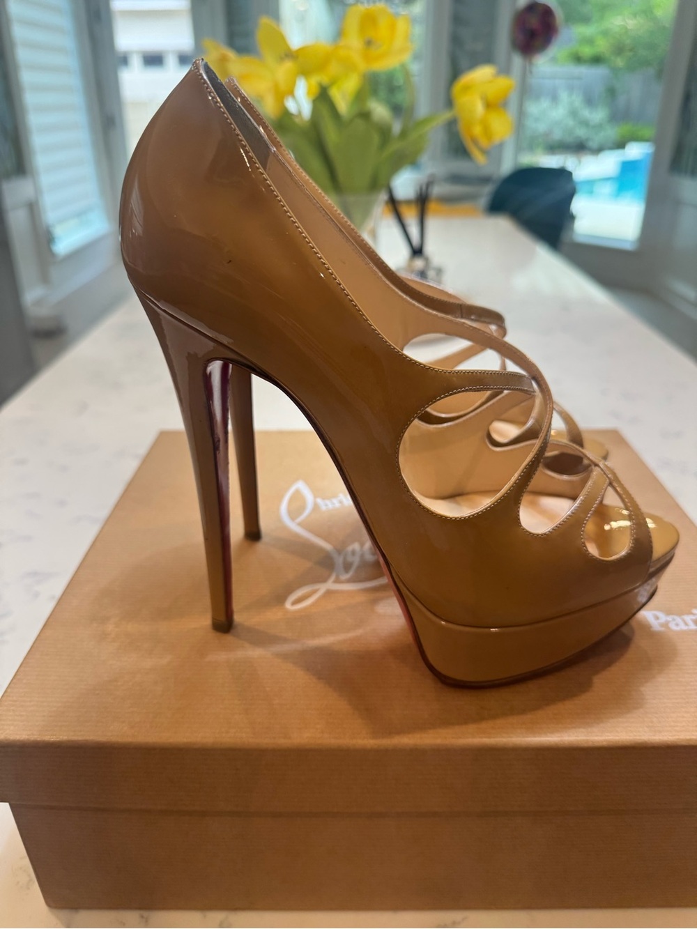 Christian Louboutin Tan Patent calf Cutout Platform Pumps Mademoi top 150 38.5